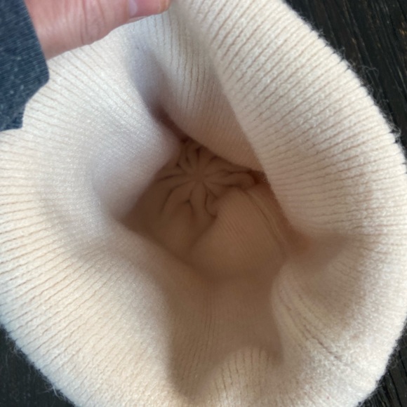 Women’s Cozy Glitter Stripe Winter Beanie Hat - Picture 5 of 6